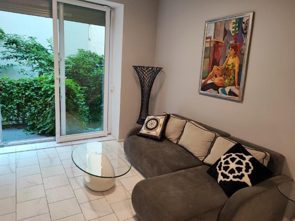 Central Vienna Apartment With Unique 40M2 City Garden & Self Check In Exterior photo