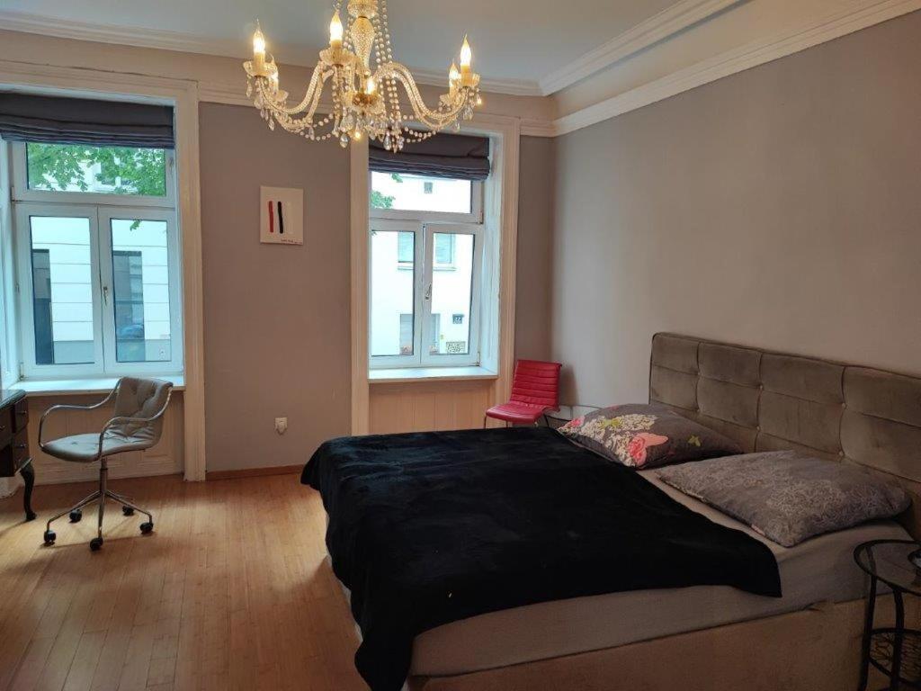 Central Vienna Apartment With Unique 40M2 City Garden & Self Check In Exterior photo