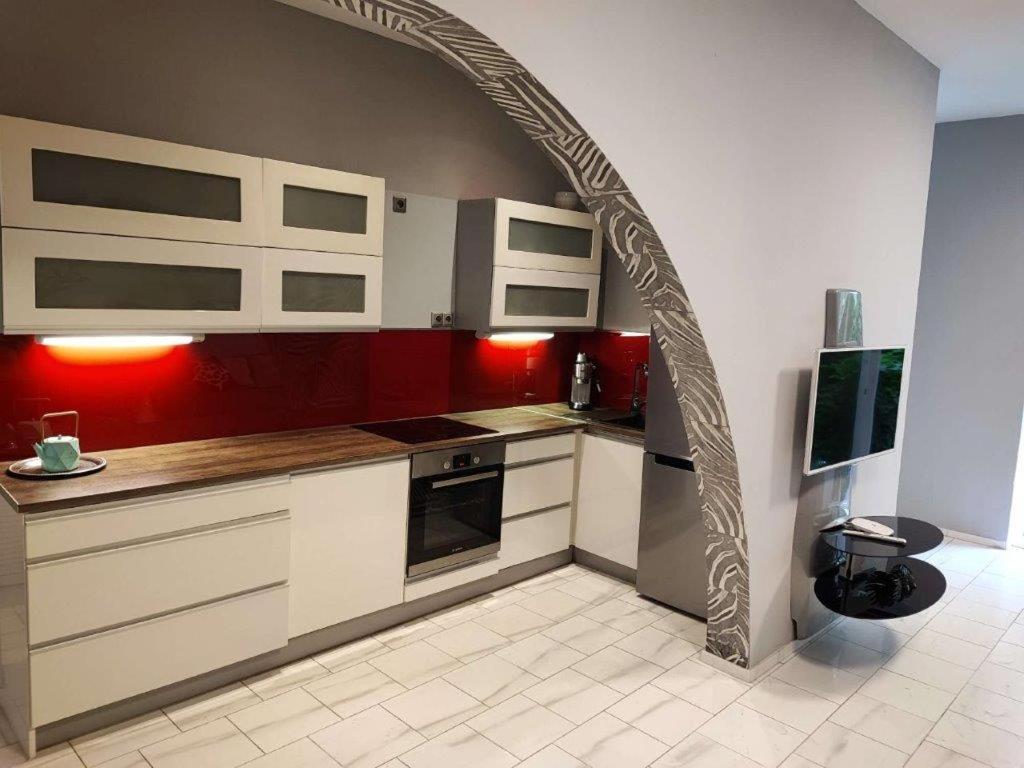 Central Vienna Apartment With Unique 40M2 City Garden & Self Check In Exterior photo